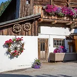 Landhaus Bio-bauernhof Grundlehnerhof Ramsau am Dachstein